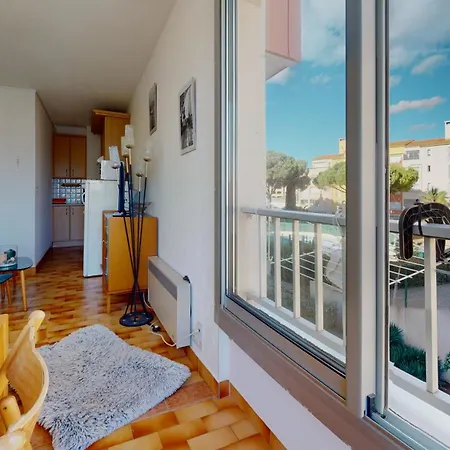 Beau Studio, Plage Et Port A 100m Ideal アパート