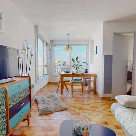 Beau Studio, Plage Et Port A 100m Ideal アパート